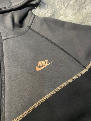 Chándal Synaworld x Nike Negro y Dorado Nuevo