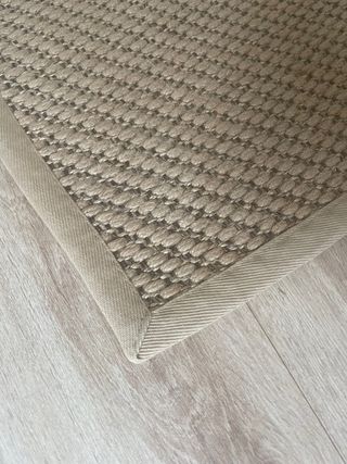 Tappeto in juta intrecciata beige e marrone