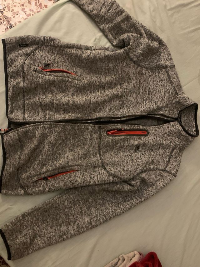 Giacca sportiva da uomo grigia e arancione