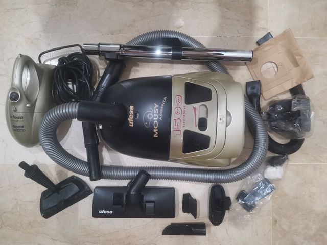 Aspiradora Ufesa Mousy Argenta 1500W + aspir. 800W