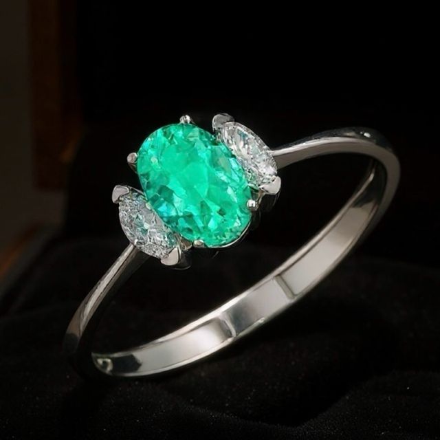 Sortija Oro Blanco 18K con Esmeralda varias tallas