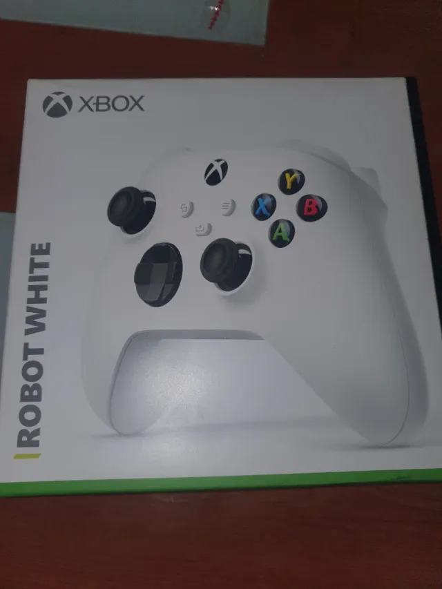 Mando Xbox Robot White