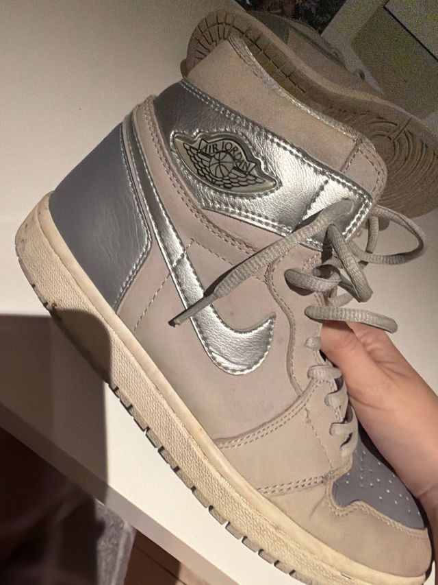 Jordan Grises y Plateadas