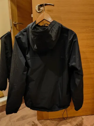 Cazadora Carhartt Negra con Capucha