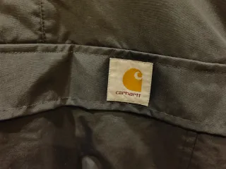 Cazadora Carhartt Negra con Capucha