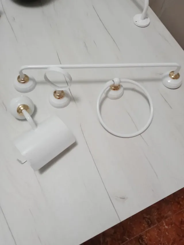 Juego Accesorios Baño Blanco y Dorado