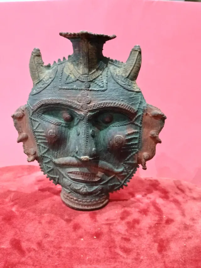 Interesante Bronce Antiguo