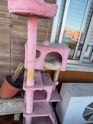 Grande tiragraffi rosa per gatti