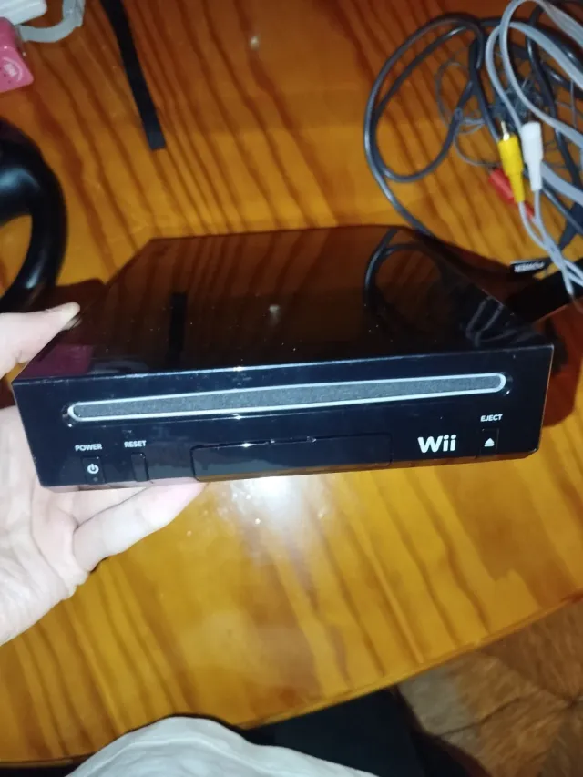 Consola Wii + Volante + Mandos + Cables