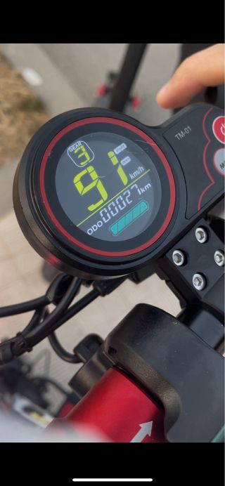 Patinete Eléctrico Negro y Rojo