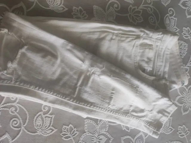 Vaqueros blancos hombre de Zara