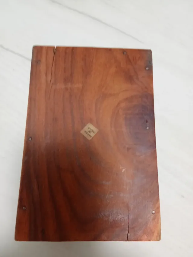 Joyero de madera con cajones