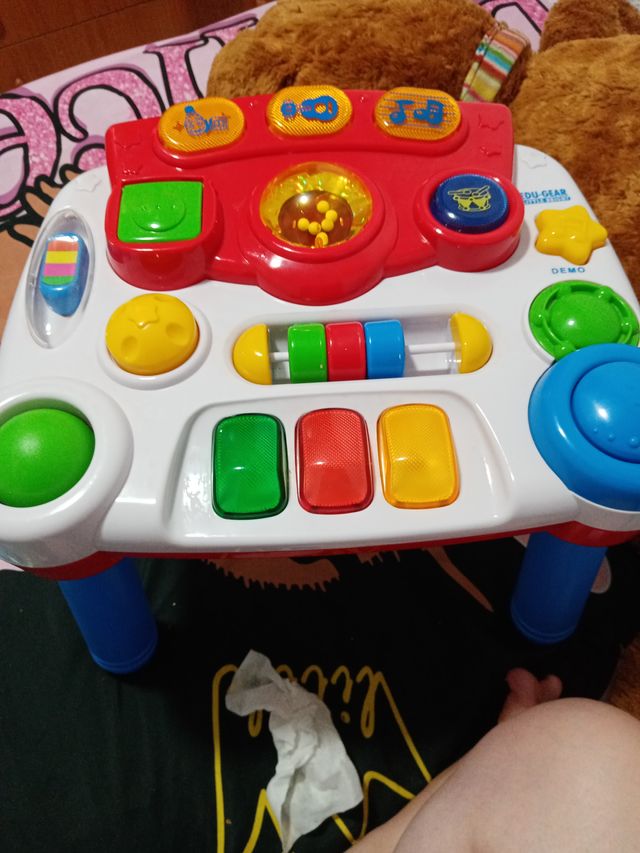 Mesa de actividades infantil