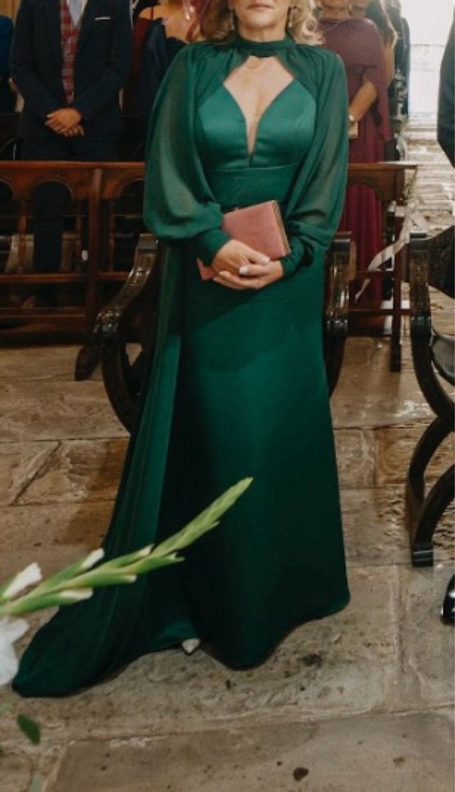 Vestido fiesta largo de raso. verde. talla 42