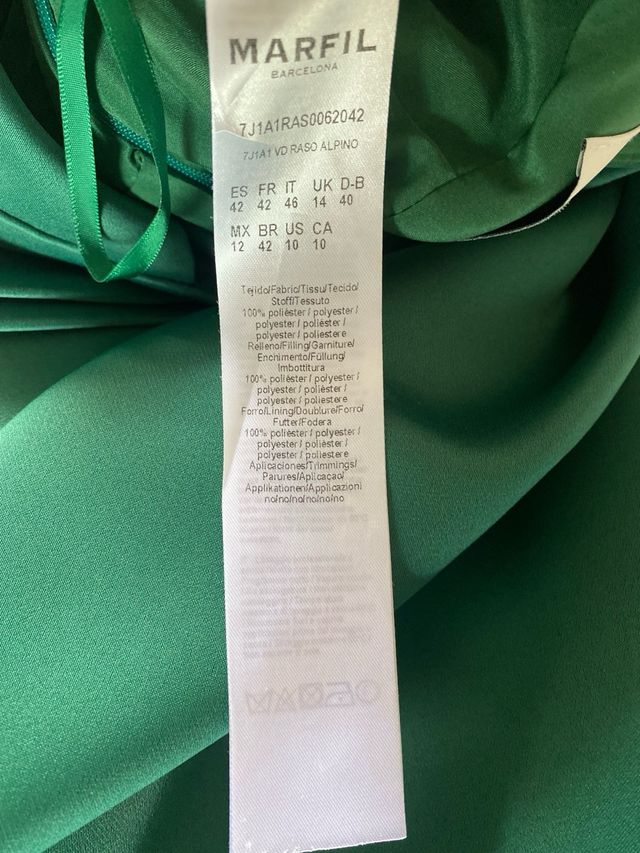 Vestido fiesta largo de raso. verde. talla 42