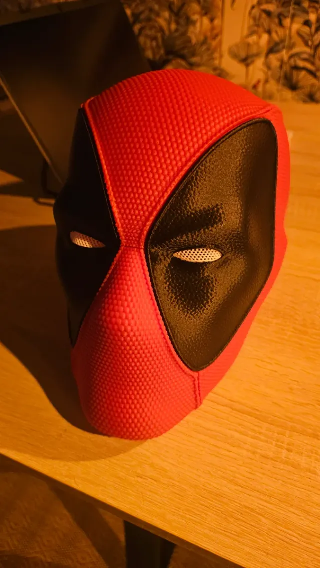 Mascara de deadpool impresa en 3d
