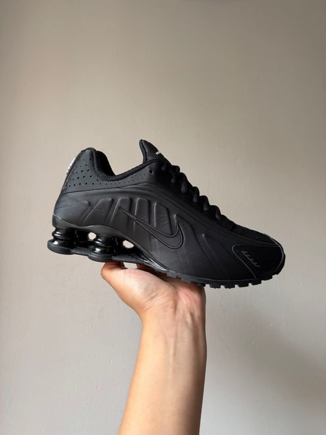 Nike Shox R4 Triple Black (38)