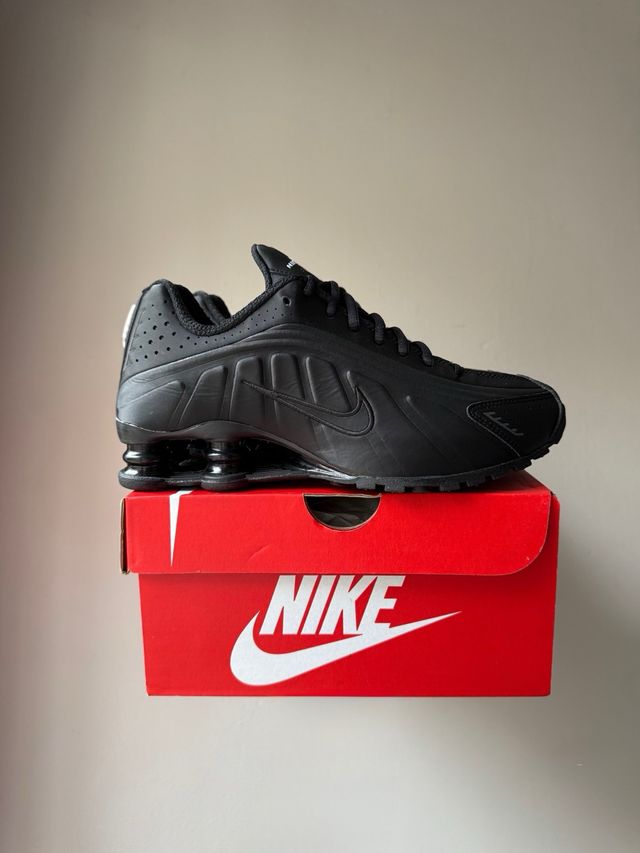 Nike Shox R4 Triple Black (38)