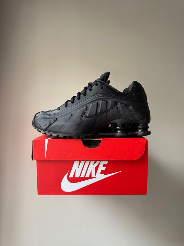 Nike Shox R4 Triple Black (38)