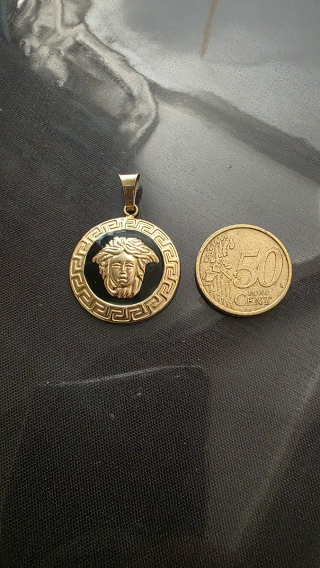 Medalla Versace Oro 18k