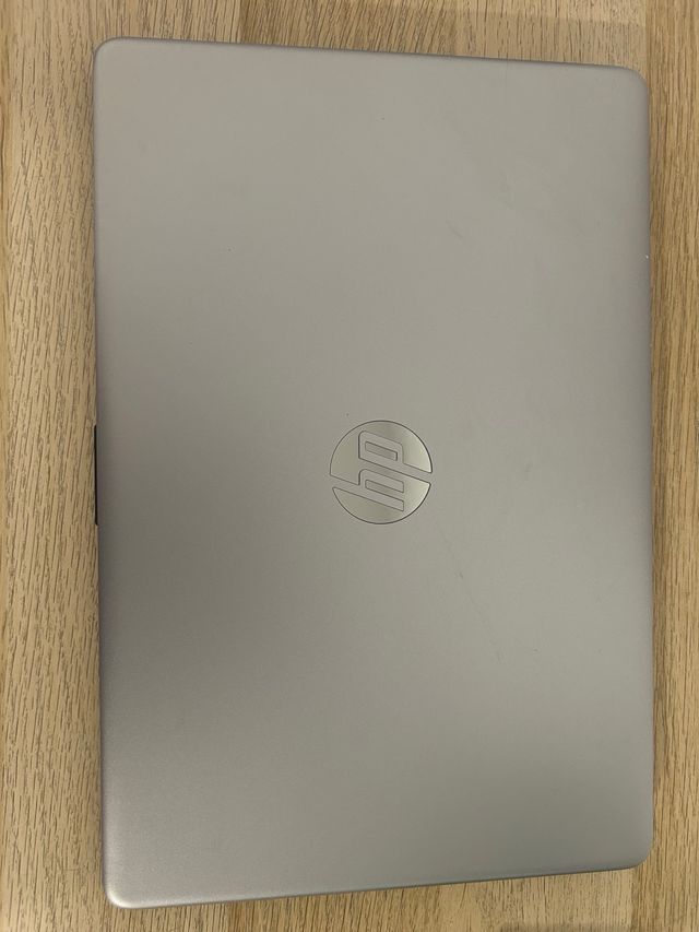 Ordenador HP 250 G8 Plata y Negro