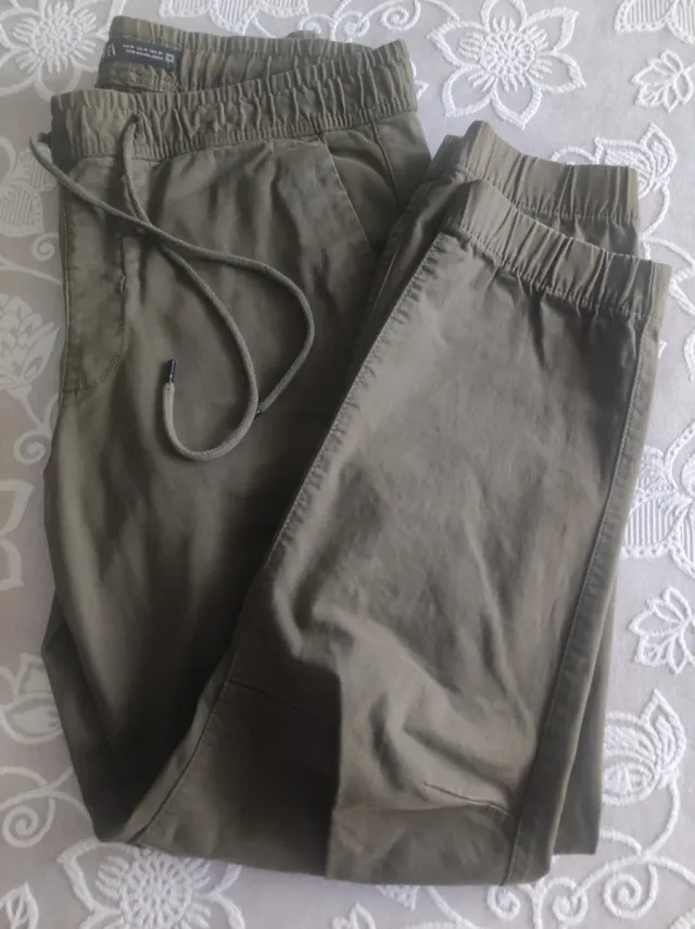 Pantalones cargo verde militar hombre