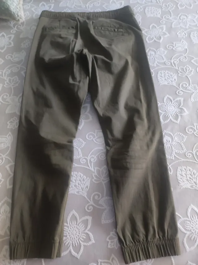 Pantalones cargo verde militar hombre
