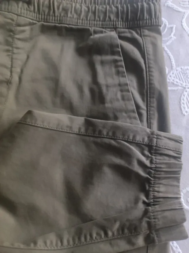 Pantalones cargo verde militar hombre