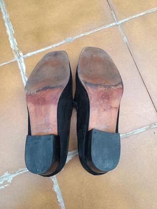 Merceditas de ante negro con 3 cm de tacón