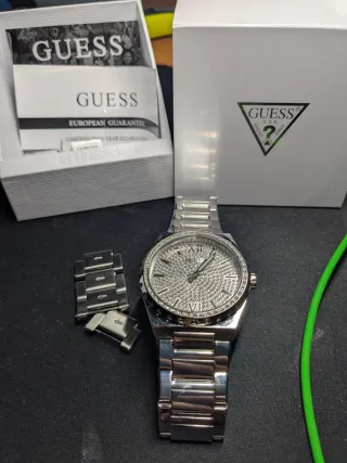 Reloj Guess U1449G1 Colour: Silver tone. Unisex