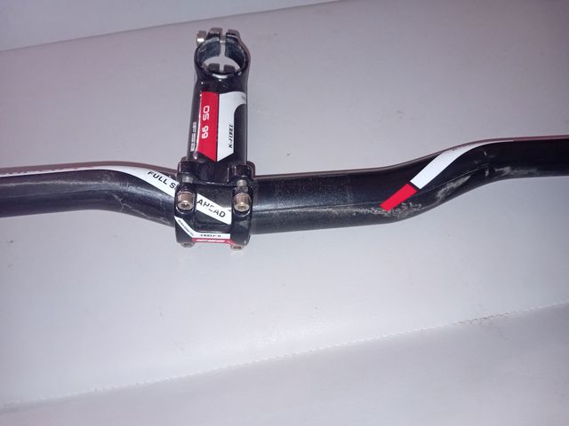 Manillar de bicicleta de carbono