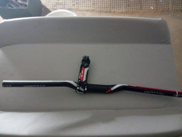 Manillar de bicicleta de carbono