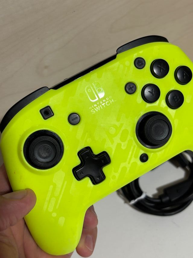 Mando Pro PDP Nintendo Switch Amarillo