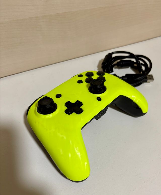 Mando Pro PDP Nintendo Switch Amarillo
