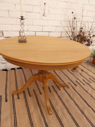 Mesa antigua maciza restaurada