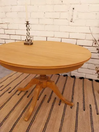 Mesa antigua maciza restaurada