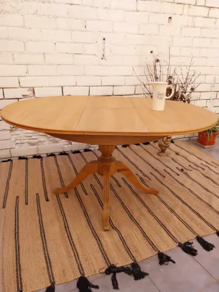 Mesa antigua maciza restaurada