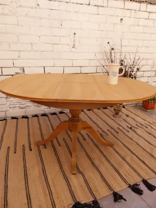 Mesa antigua maciza restaurada