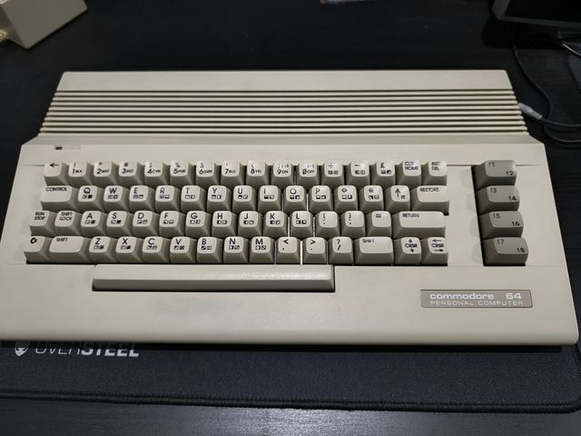Commodore C64 Computador com acessórios