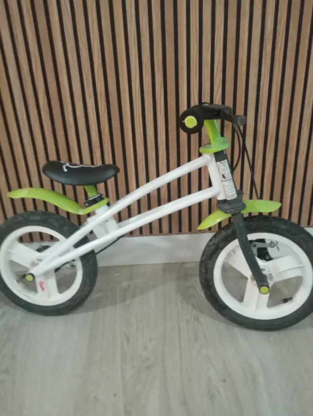 Bicicleta sin pedales para niños