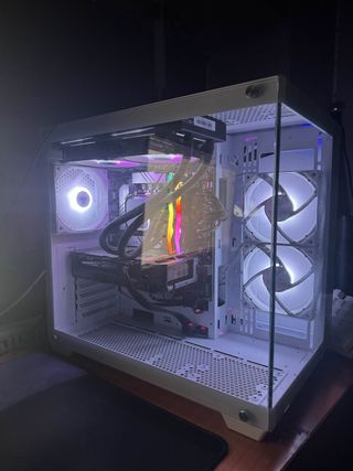 PC Gaming i7-14700kf y nvidia geforce 4060 evo.