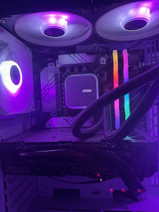 PC Gaming i7-14700kf y nvidia geforce 4060 evo.