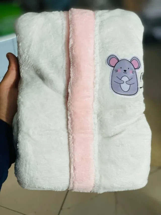 Bata infantil niña rosa y blanca