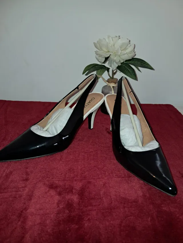 Sandalias negras de tacón