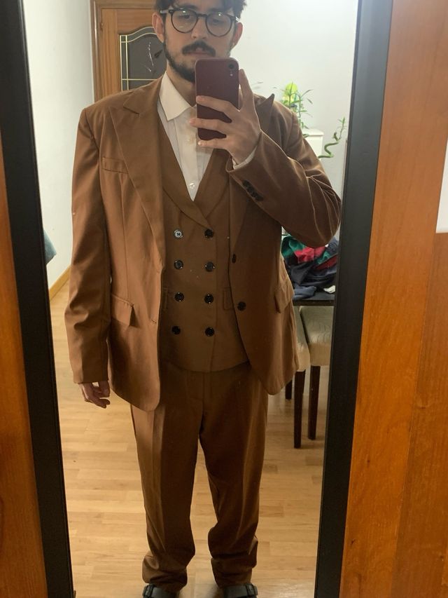 Traje completo marrón para boda