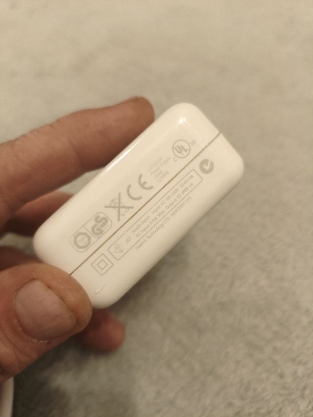 Pack Apple: Cargador USB + Cable alargador