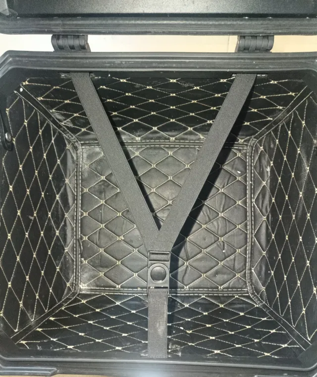 Baúl de moto de aluminio