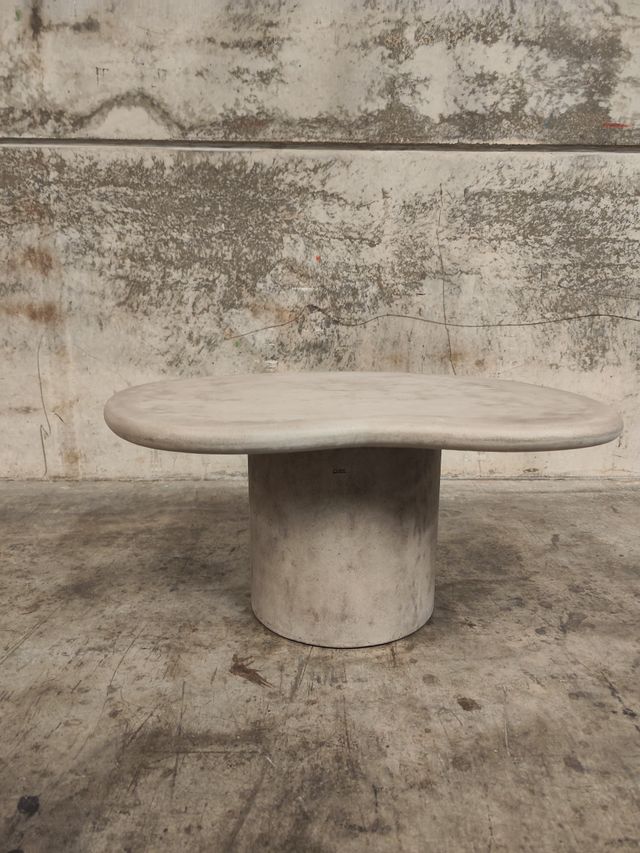 Mesa de centro Macarella de cemento 83 x 77 cm