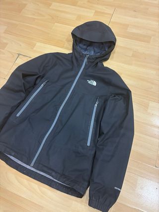 Chaqueta The North Face DryVent Negra