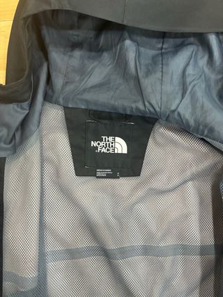 Chaqueta The North Face DryVent Negra